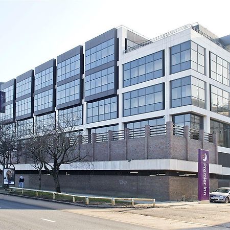 Premier Inn London Chiswick エクステリア 写真