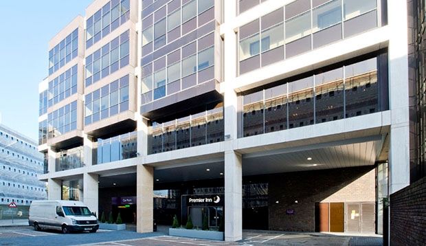 Premier Inn London Chiswick エクステリア 写真